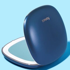 MILA LED Compact Mirror